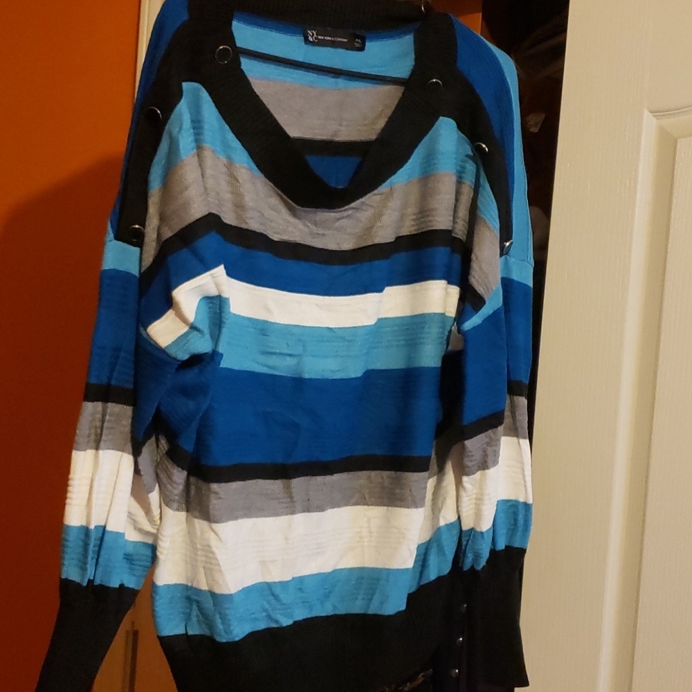 Sweater - Picture 5 of 5